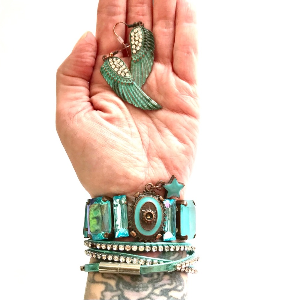 3 uber unique turquoise {color, not stone} jewels